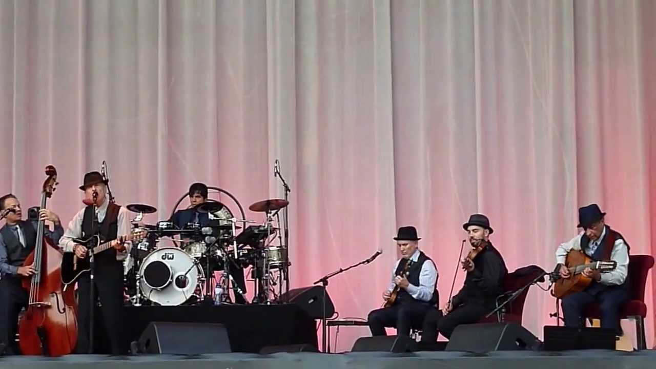 Leonard Cohen Who By Fire (Javier Intro & superb violin)  Ghent  12 08 12