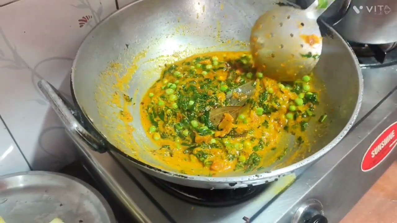 Meri mammi k hath ka lunch 🥰🥰आलू matar palak paneer special
