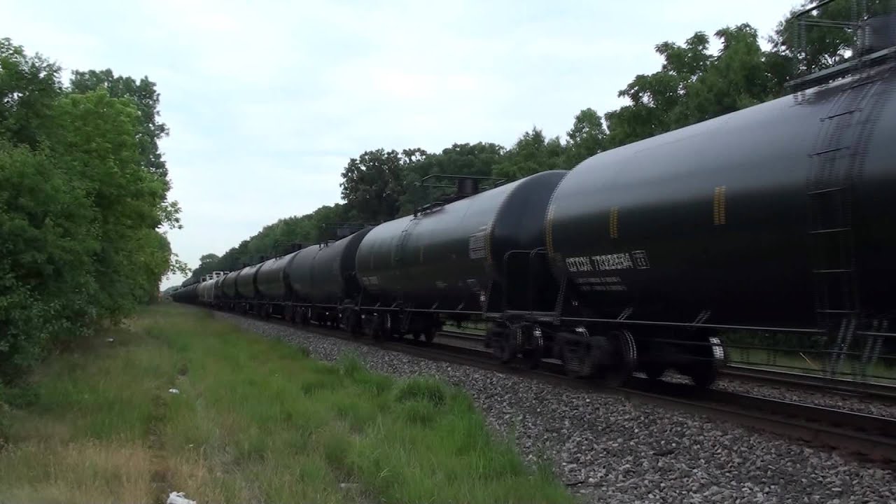 ICE 6407, CITX 3175, CP 6038 & HLCX 6844 Leads EB Ethanol, Lake Forest, IL