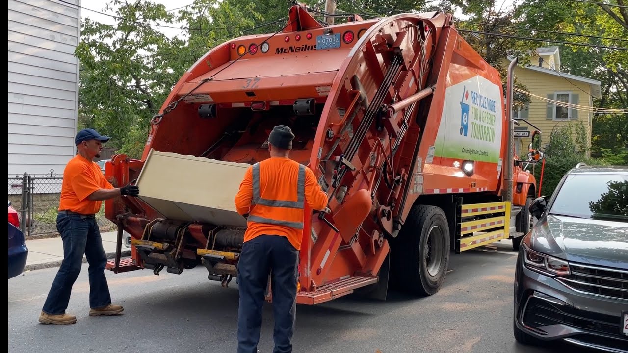 Cambridge International McNeilus Rear Loader Garbage Truck