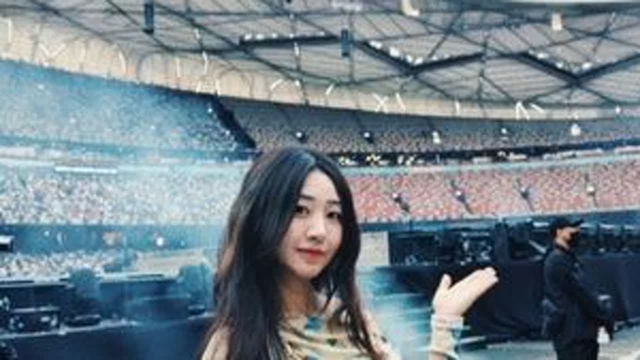 等待妈妈彻底醒来的1053天 妈妈突发心脏骤停后的1053天我似乎已经彻底适应了这样的节奏和方式逐渐的把生活理顺朝我想要的在前进忙里偷闲去了趟北京看了杰哥演唱会见了好几个月没见到的朋友你