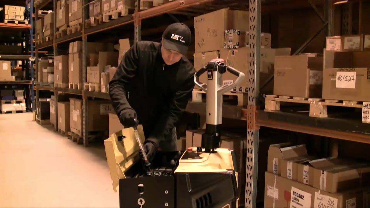 Power Pallet Trucks – Platform Models | Cat® Lift Trucks