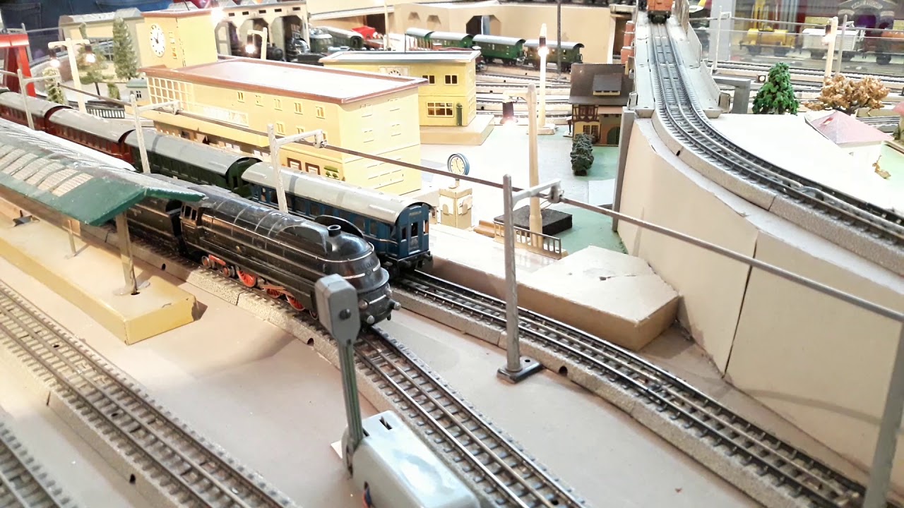 Märklin-M-Gleis-Anlage Nr.4 Historisch Boxenstop-Museum Tübingen