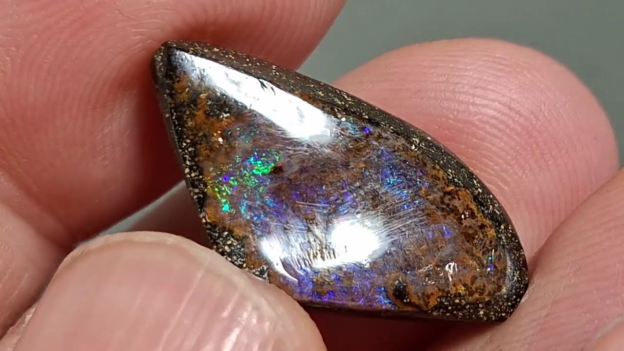 Boulderopal mit Bohrung am Band, Opal 006495 b