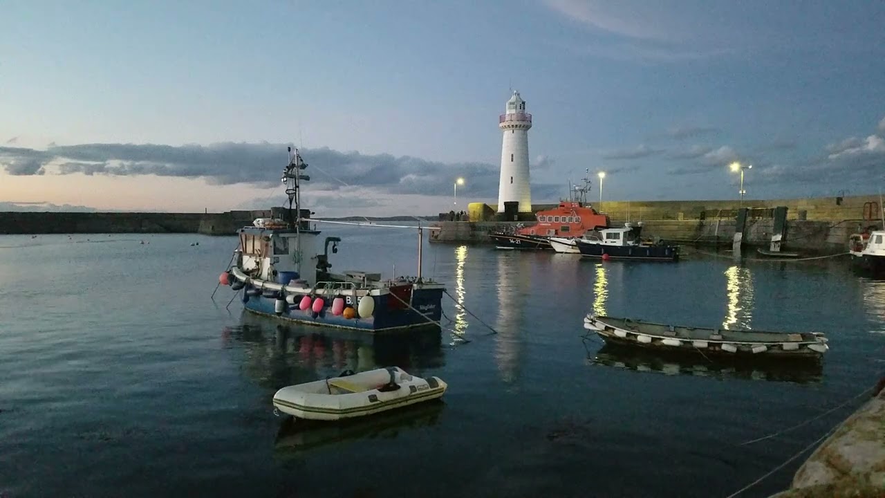 ❤🇮🇪 DONAGHADEE LIGHTHOUSE HOBOUR IRELAND☘