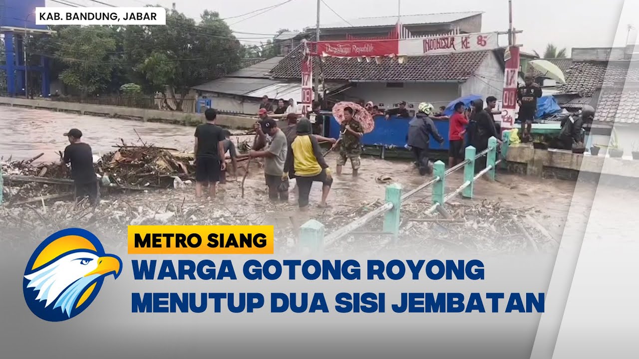 Banjir Bawa Sampah, Warga Bandung Gotong Royong Pasang Tanggul - [Metro Siang]
