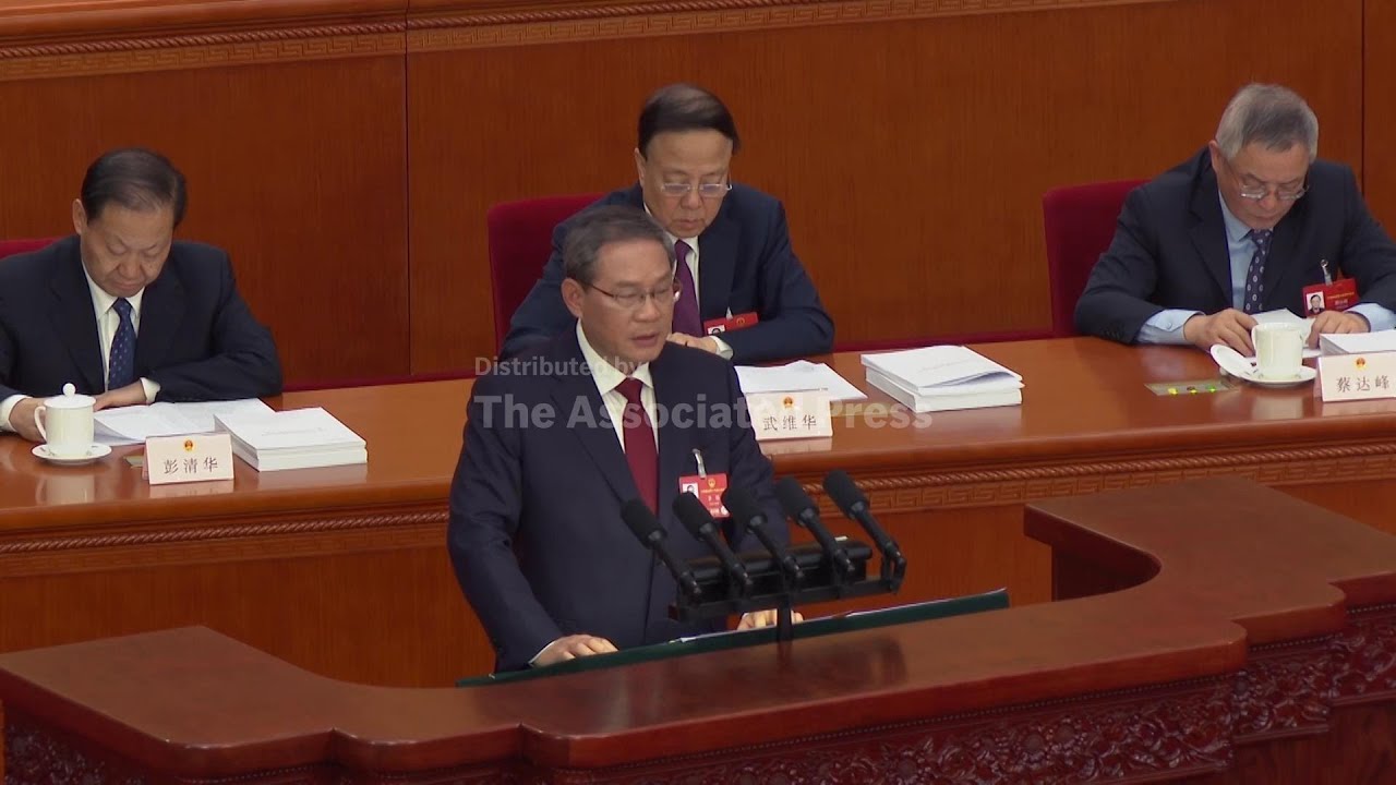 China premier pledges to boost domestic consumption at opening of national congress session