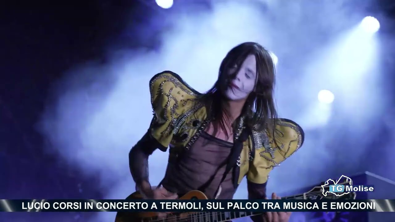 Lucio Corsi in concerto a Termoli, sul palco tra musica e emozioni