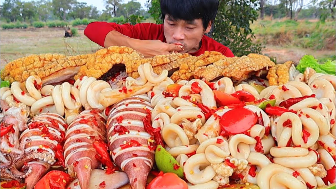 ไส้ตันตำซั่วข้าวปุ้นหมูกรอบแกล้มผักสดแซ่บคักอีหลีครับพี่น้องMUKBANG EATING SHOW#โก้อีสานพาแดก