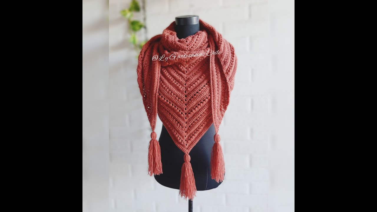 CHAL TRIANGULAR A CROCHET