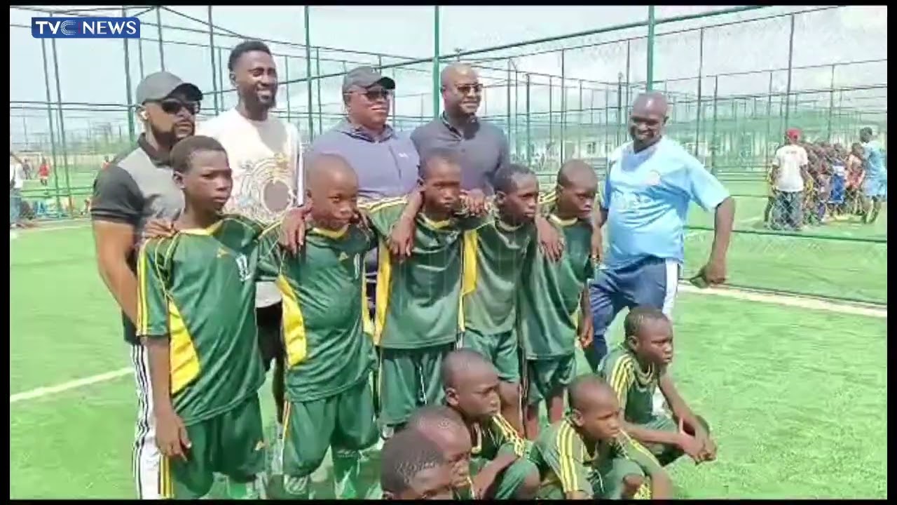 WATCH: Ndidi Visits Maracana Stadium In Ajegunle, Trains With Youngsters