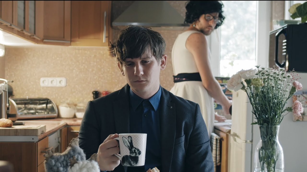OliverFromEarth - L&oacute;fejű (Official Music Video)