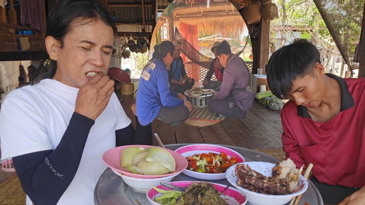 เป็นแม่ครัวให้ช่างอีกวัน