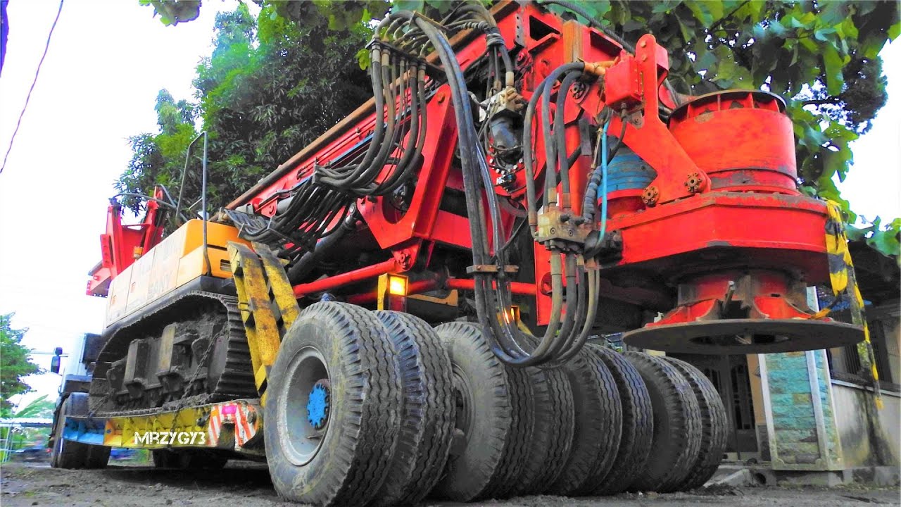 Loading The Drilling Rig Sany SR150C Onto Lowbed Trailer Truck Scania P420