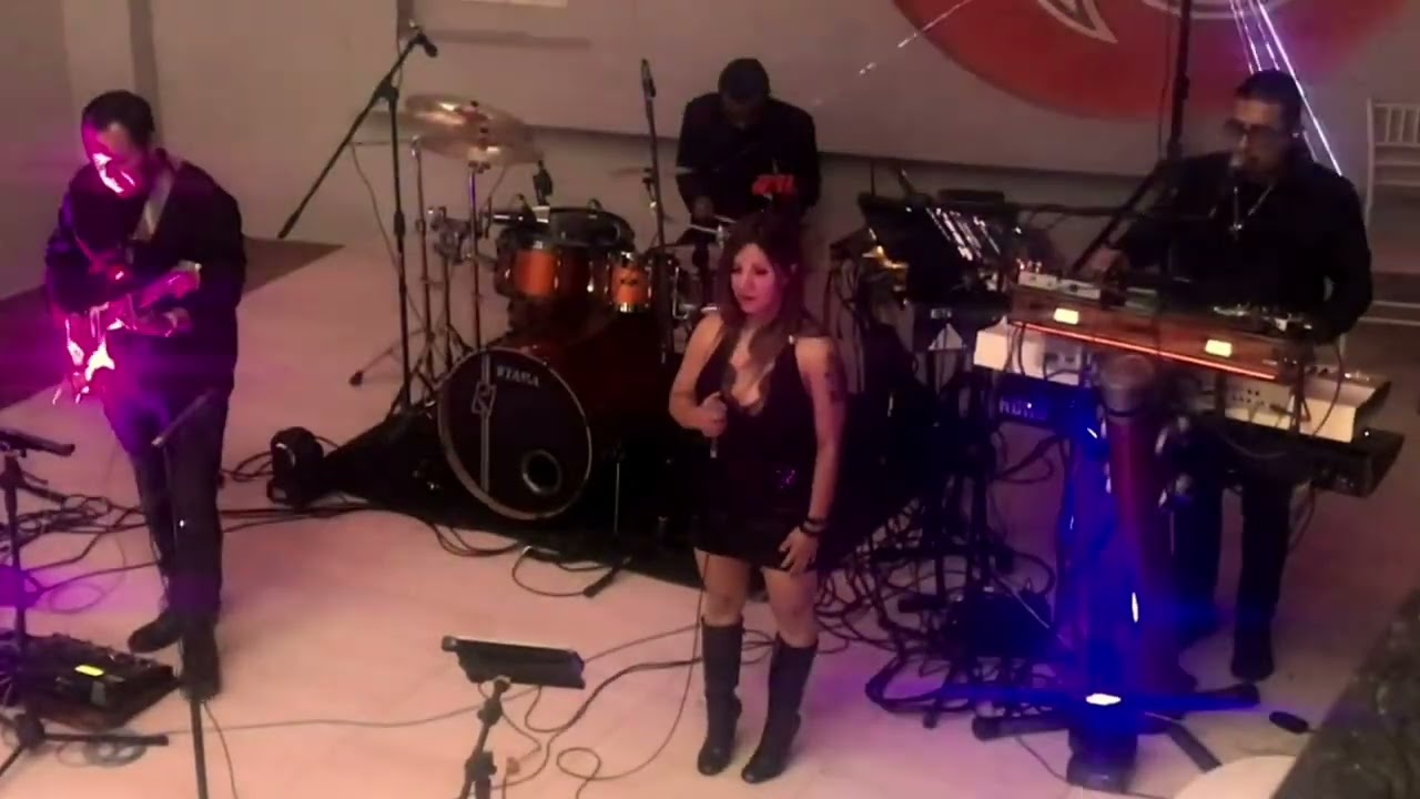 GRUPO MUSICAL VERSATIL EN ACOLMAN- Mi Razón 