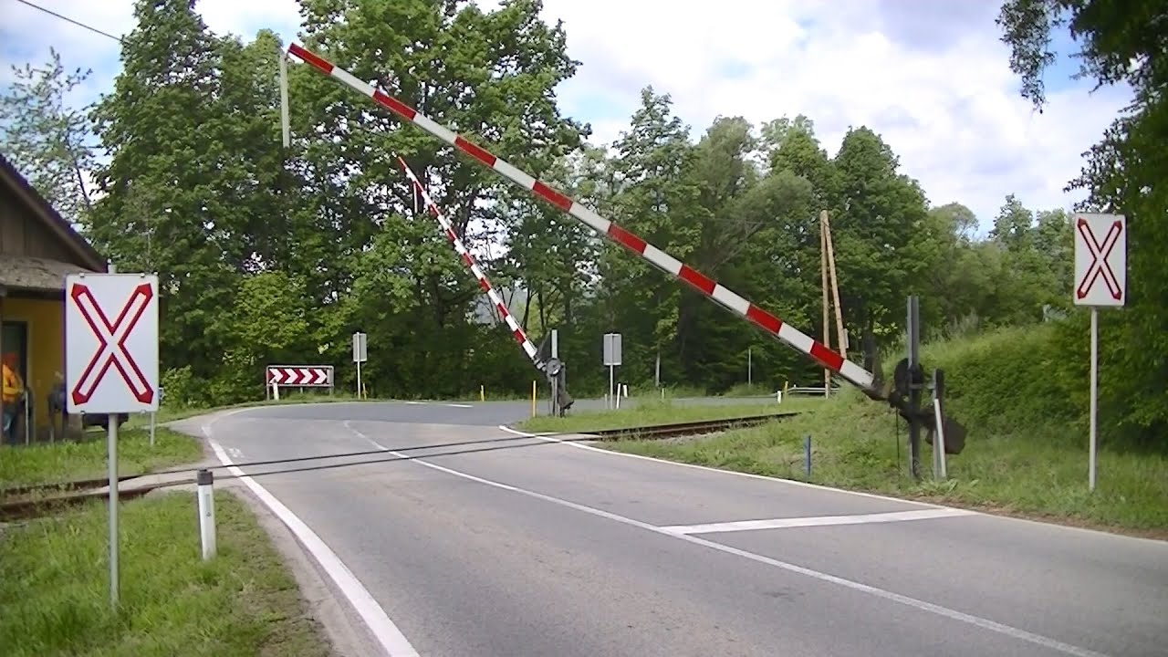 Spoorwegovergang Launsdorf (A) // Railroad crossing // Bahnübergang