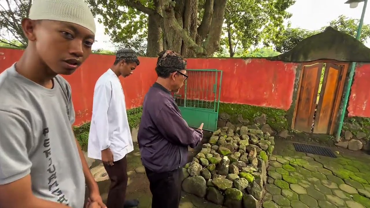 TUGAS IPAS. MEWAWANCARAI GURU KUNCI SITUS MANDI ANGIN KOTA CIREBON
