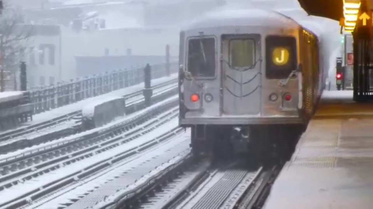 BMT Jamaica Line: R42 & R32 J Trains at Lorimer St-Broadway (Weekend-Snow)