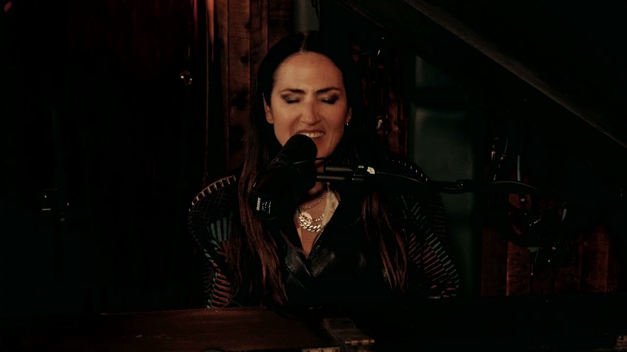 Joan As Police Woman - Anyone (The Real Life Anniversary Sessions)