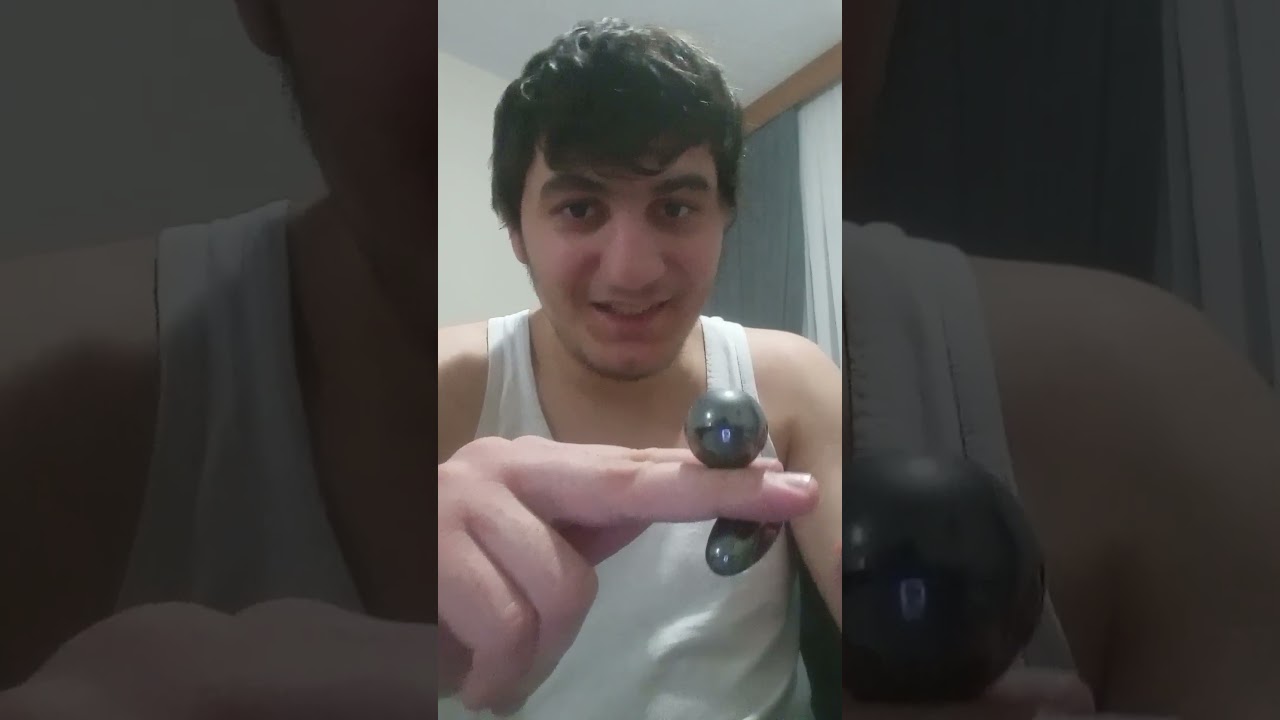 çok güçlü mıknatıslar buldum elimin arasından çekiyo