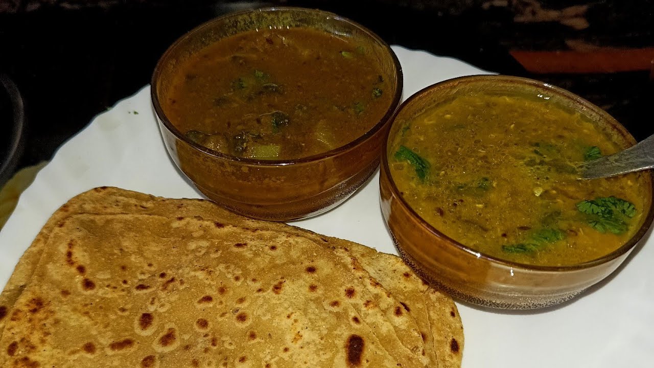 Hare chane ki sabji aur hari mung ki dal bina lehsun pyaj k bilkul satvik 🫒🫒🍲