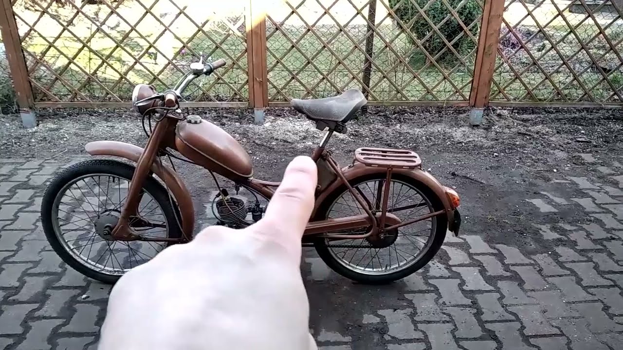 Komar 231B, 1963 rok , silnik S38B, trzeci z serii komarków, oryginalny stan, tylko malowany