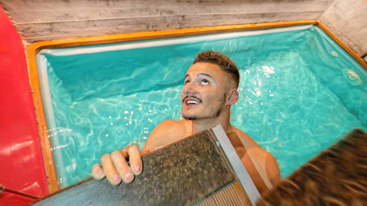 LE PLUS PETIT APPARTEMENT AVEC PISCINE DU MONDE (tout y est improbable)