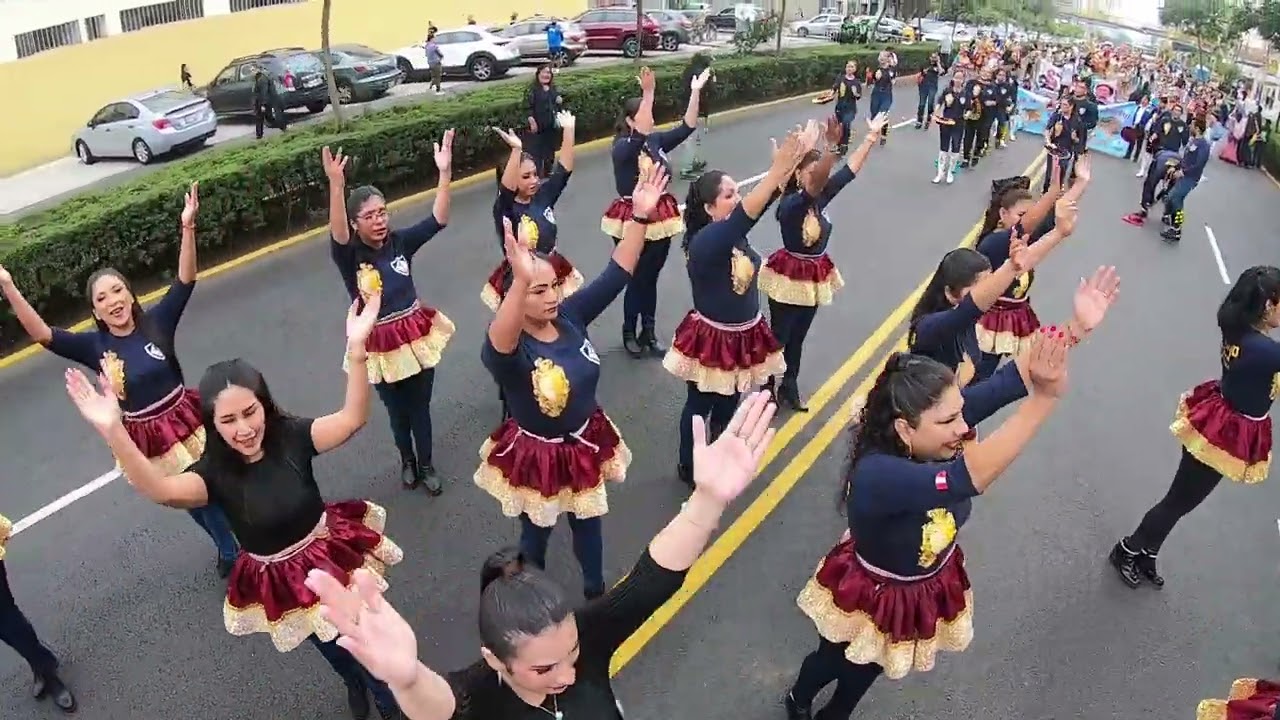 ¡Pura Pasión y Color! 💃 Desfile de la Candelaria: Danza, Tradición y Energía en las Calles