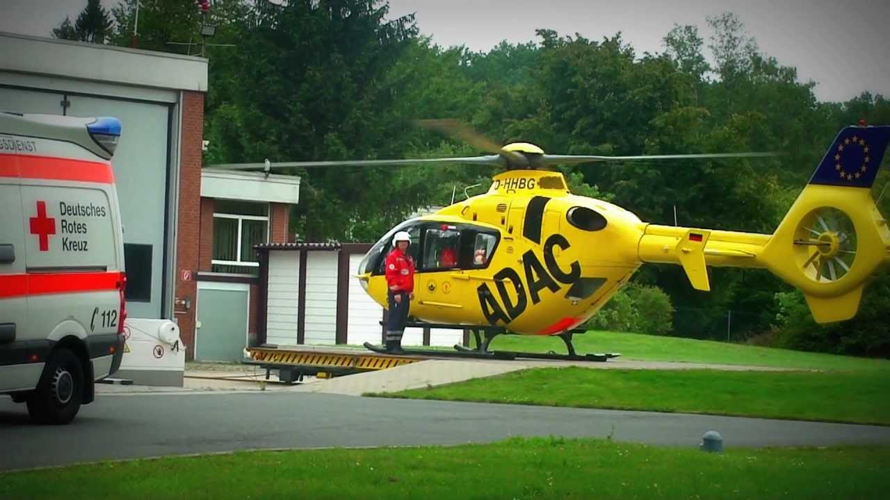 Ersatzmaschine Christoph 19 (D-HHBG) Landung mit Patient  [HD]