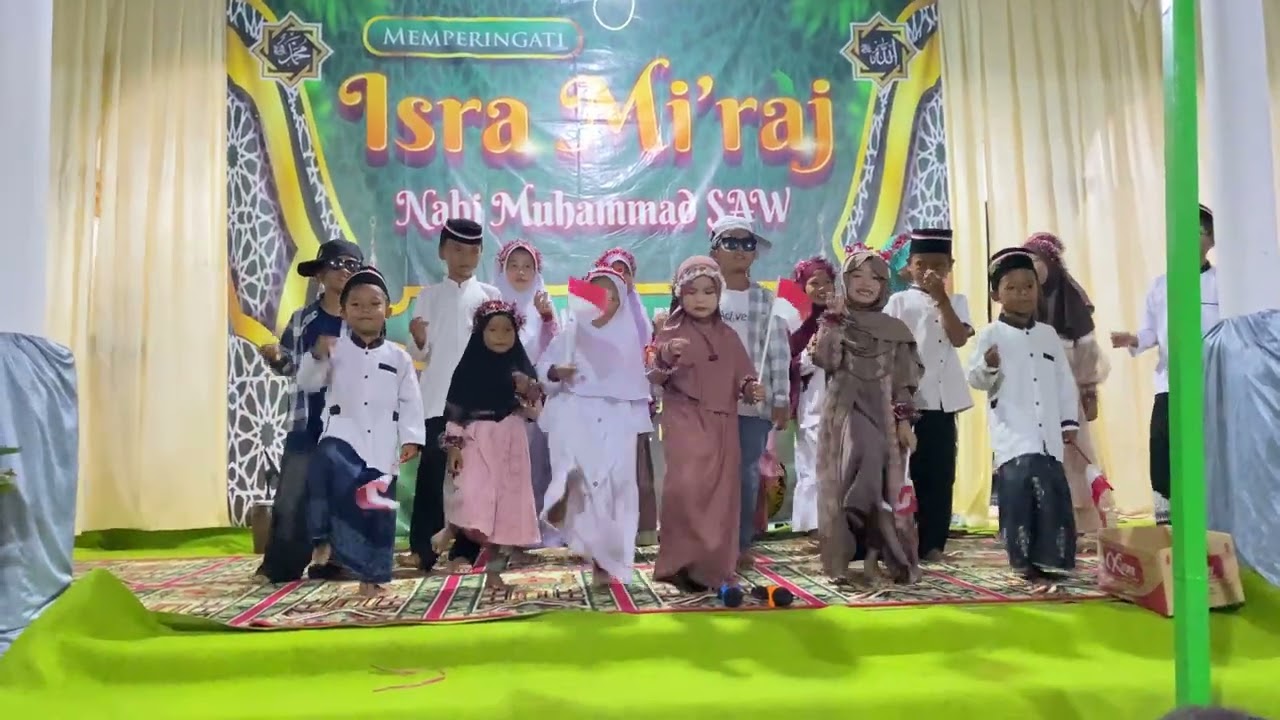 Acara isra mi’raj , di meriah dengan bershalawat dari anak2 pengajian :) | like | subcribe