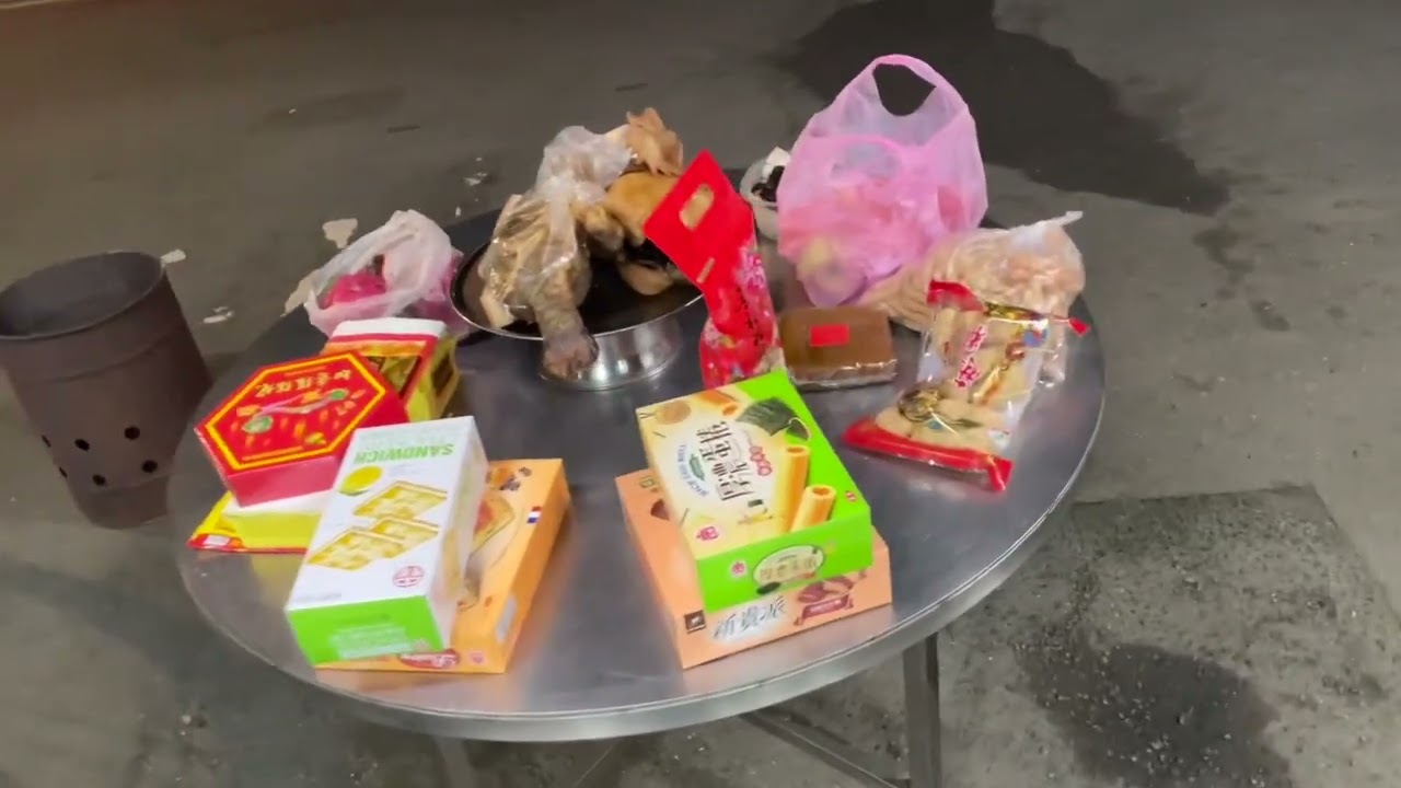 小年夜！小時候最期待的日子就是小年夜，因為有好多餅乾可以吃！