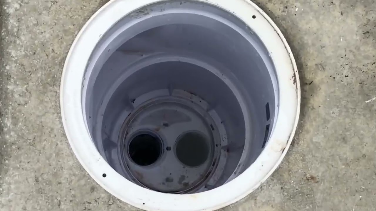 Réparation rapide de piscine : Remplacez le skimmer et réparez les fissures