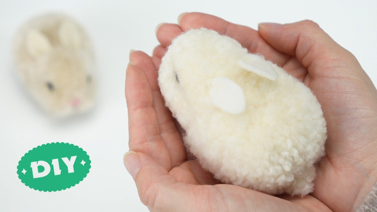🐰 DIY Cute Baby Bunny Yarn Pom Pom 💕 How To Make a Bunny out of Yarn 🐰