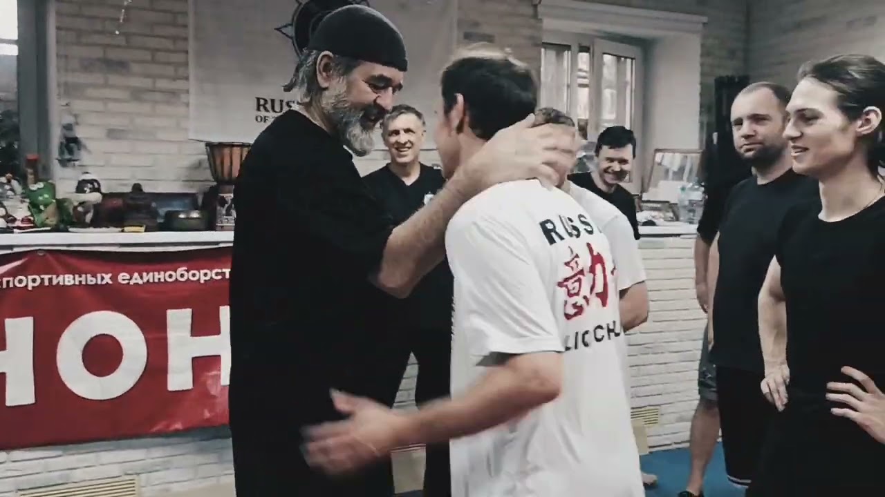 Контроль оппонента при захвате за шею. Александр Скалозуб.