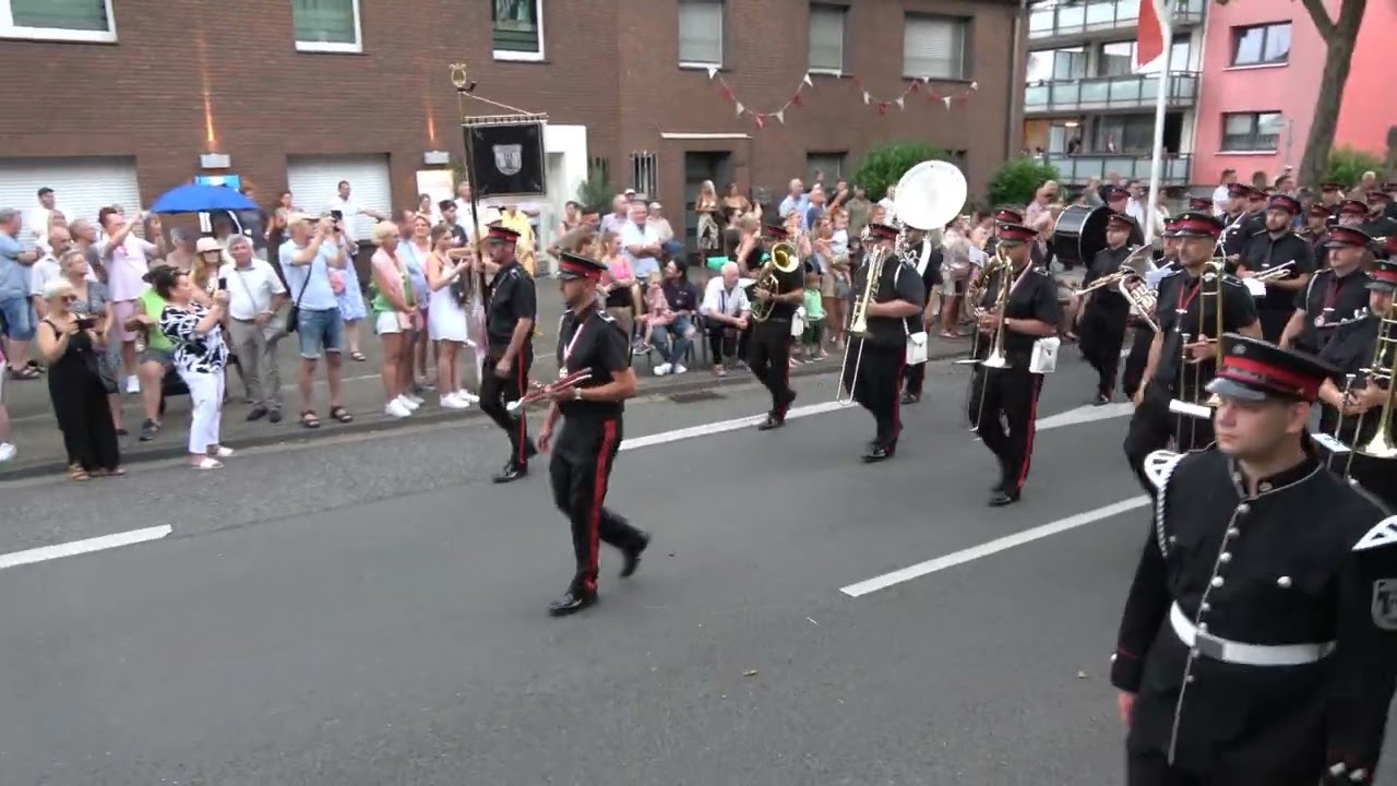 Schützenfest Neuss-Reuschenberg. Die Parade der Scheibenschützen und der Artillerie am 09. Juli 2023