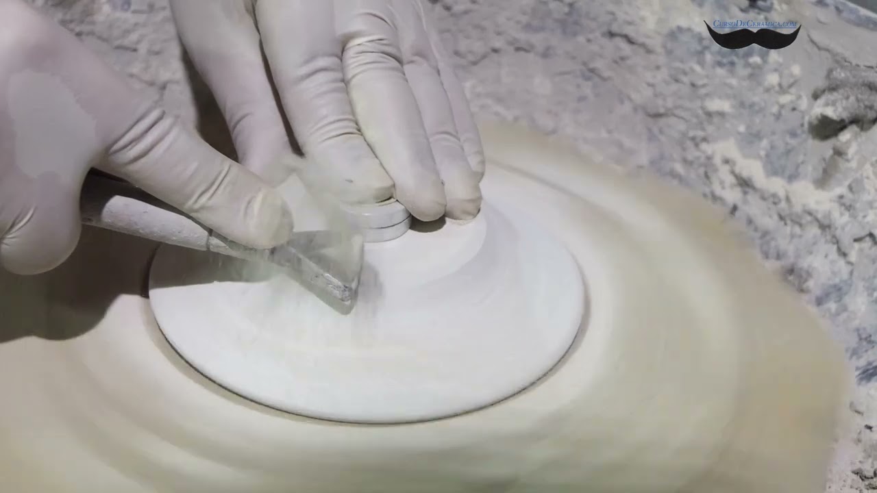 Curso de Cerámica - retornear pieza seca