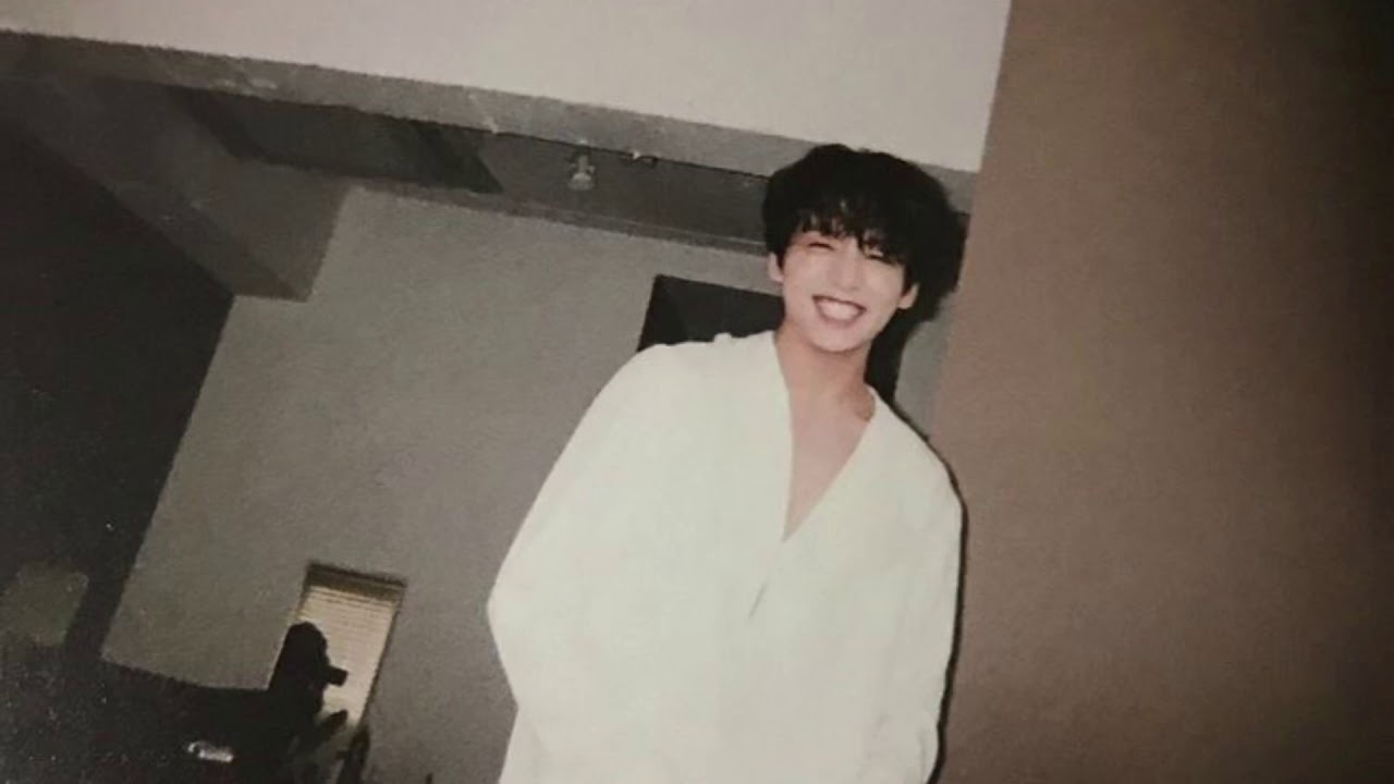 10 mins of jungkook decalcomania because we all need it