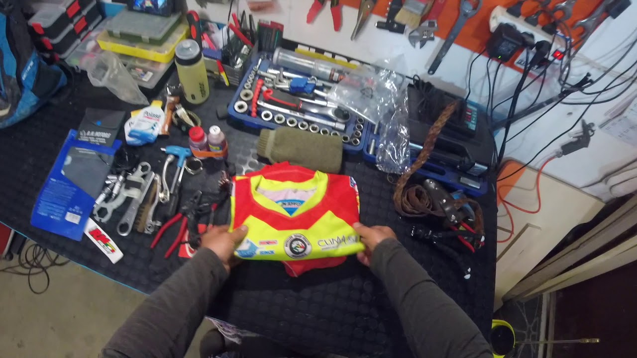 cosa portare nello zaino o nel marsupio in enduro