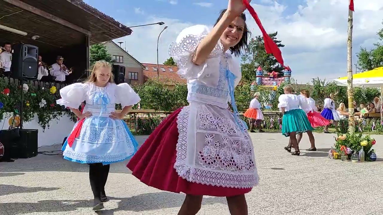 Babské hody Vedrovice - 17.6.2023 - zavádění stárek 1
