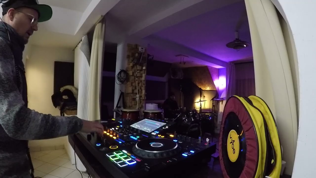 Afro House Hits DJ Mix with Vybe 2 Play at Casa Studios