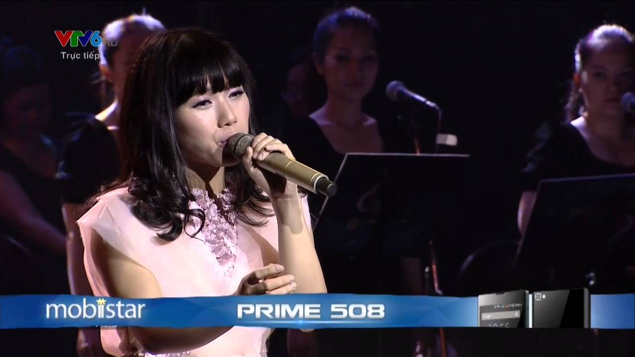 BÀI HÁT VIỆT THÁNG 12/2014: CHUYỆN BÂY GIỜ MỚI KỂ - THÙY CHI [FULL HD]