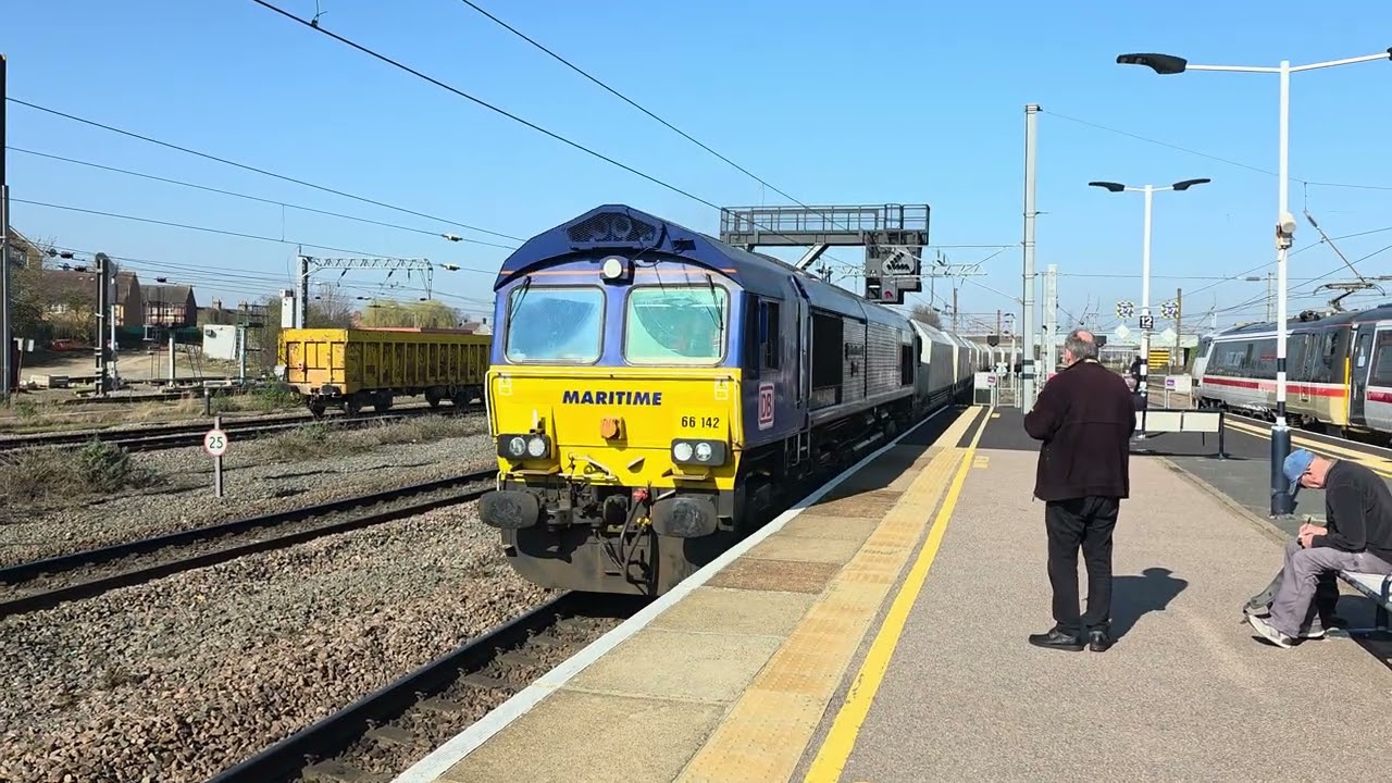 05-03-26 - 66724 and 66142 crossover at Peterborough 