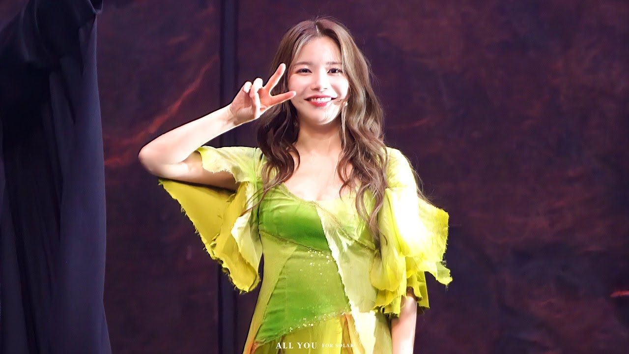 240204 뮤지컬 '노트르담 드 파리' 커튼콜 솔라 직캠 (MAMAMOO SOLAR FANCAM)