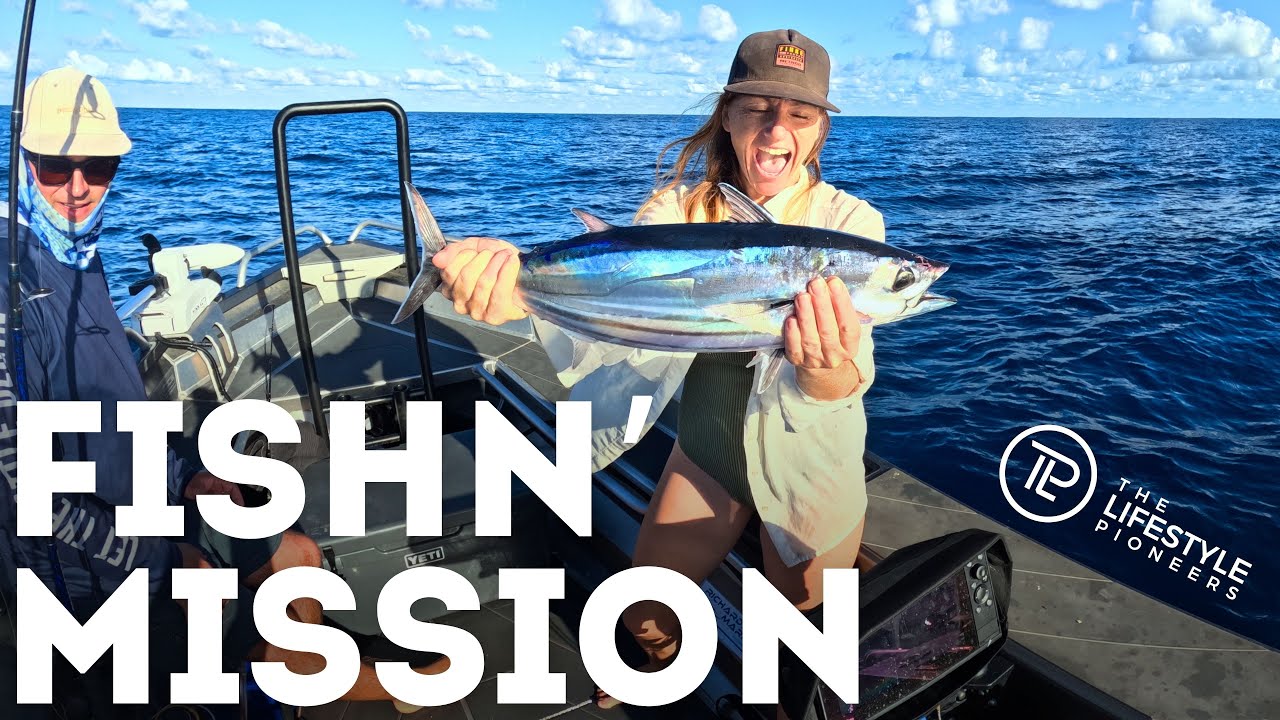 🤦 SOFT Sand + Caravan = BOGGED! | PLUS Ningaloo REEF Fishing 🐠