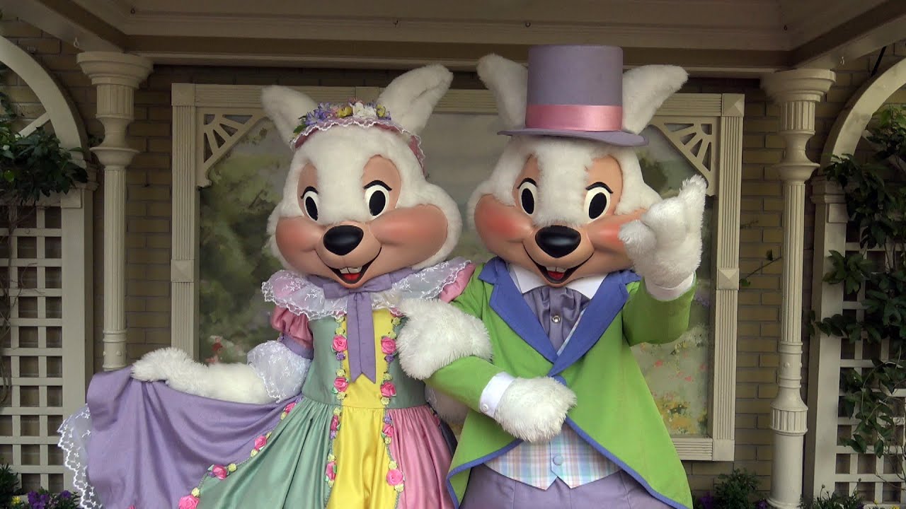 Mr. & Mrs. Easter Bunny MEET & GREET - Magic Kingdom - Walt Disney World