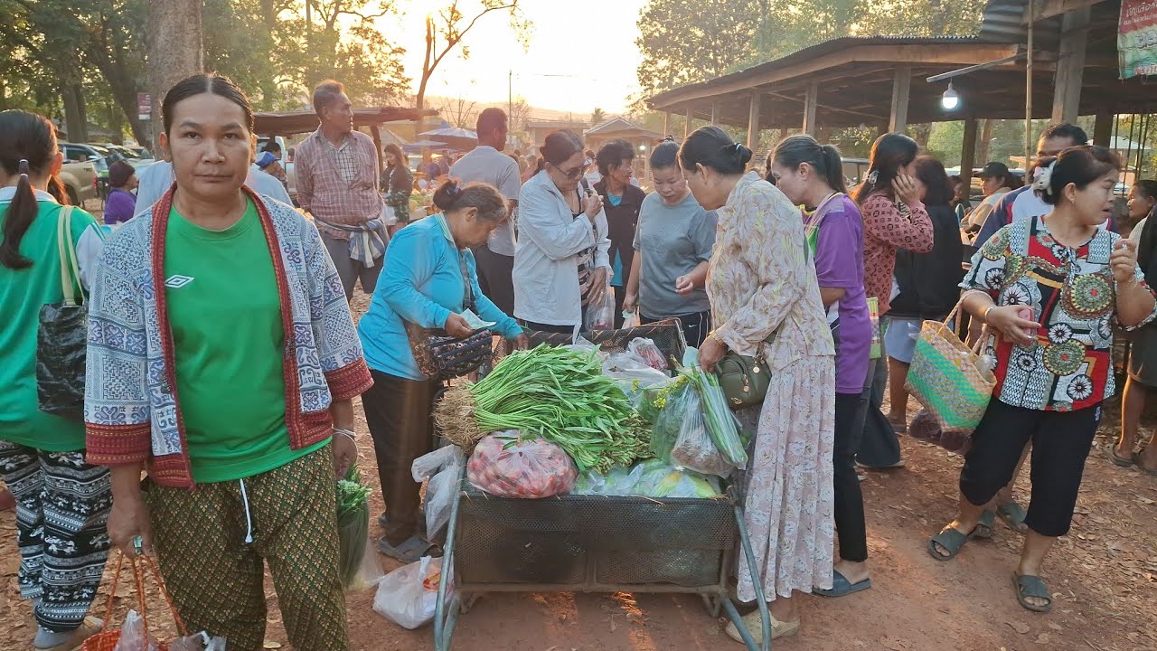 ตลาดเช้าบ้านขุมคำ ตำบลแก่งเค็ง อำเภอกุดข้าวปุ้นจังหวัดอุบลราชธานี