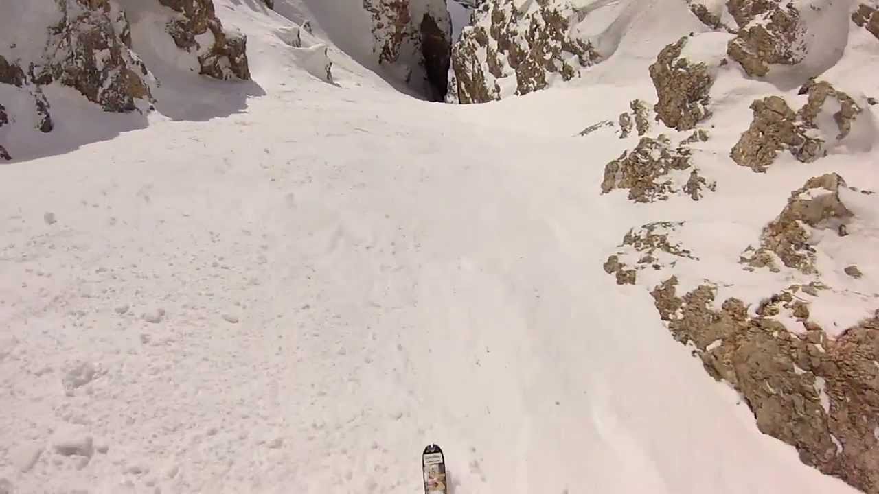 Discesa integrale del canale Joel sul Pordoi...Maurizio Vettorato marzo 2014