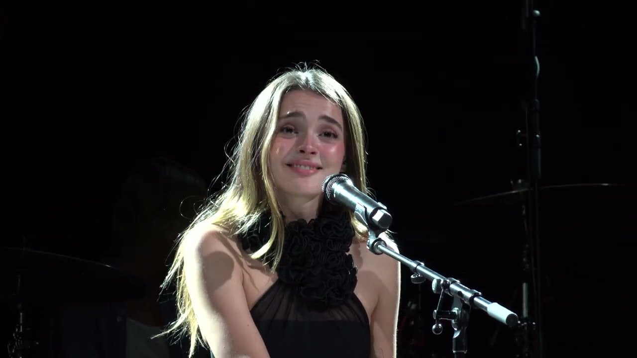 Charlotte Lawrence - Bodybag (The Bowery Ballroom, NYC 8/7/25)