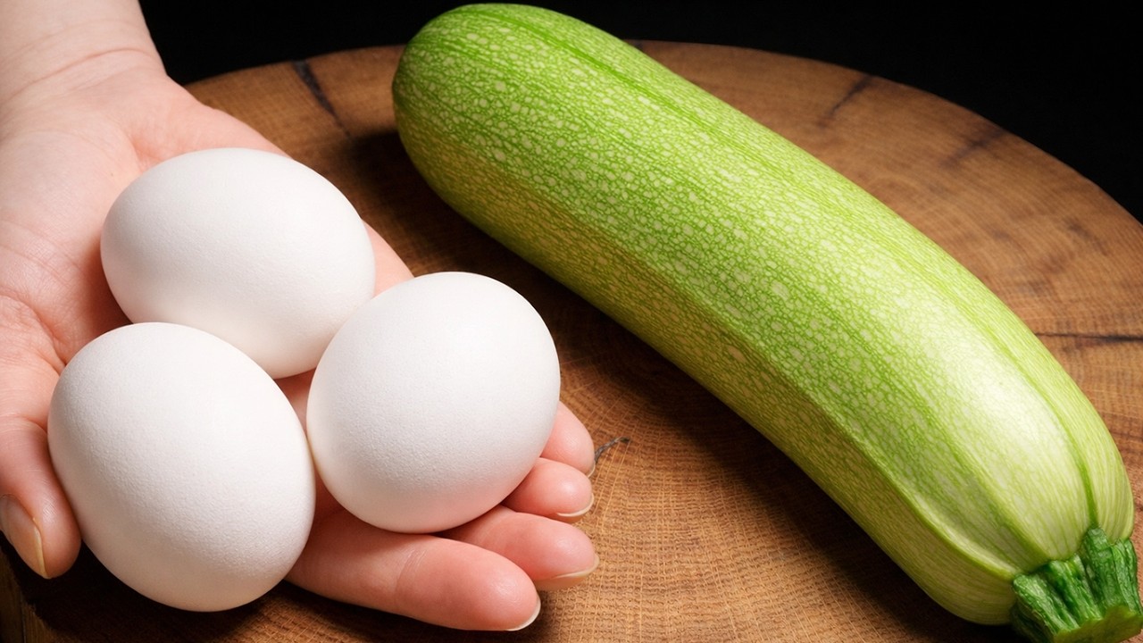 Zucchini und Eier schmecken besser als Fleisch! Ein leckeres und nahrhaftes Gericht in 15 Minuten.