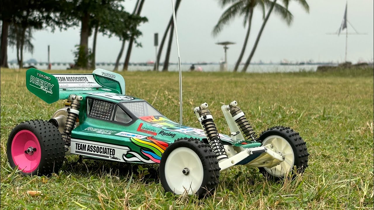 Team Associated 1989 Rc10 Stealth Car Masami Edition - Test Running by the Seaside